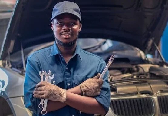 Avis de recrutement : Chef Mécanicien et Apprenti Polyvalent